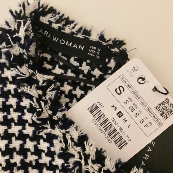 Black and White Houndstooth Flounce Dress - Picture 8 of 11